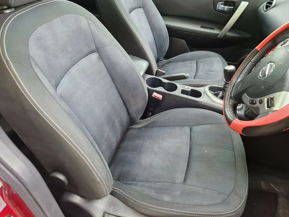2010-nissan-qashqai-15td-n-tec-big-27