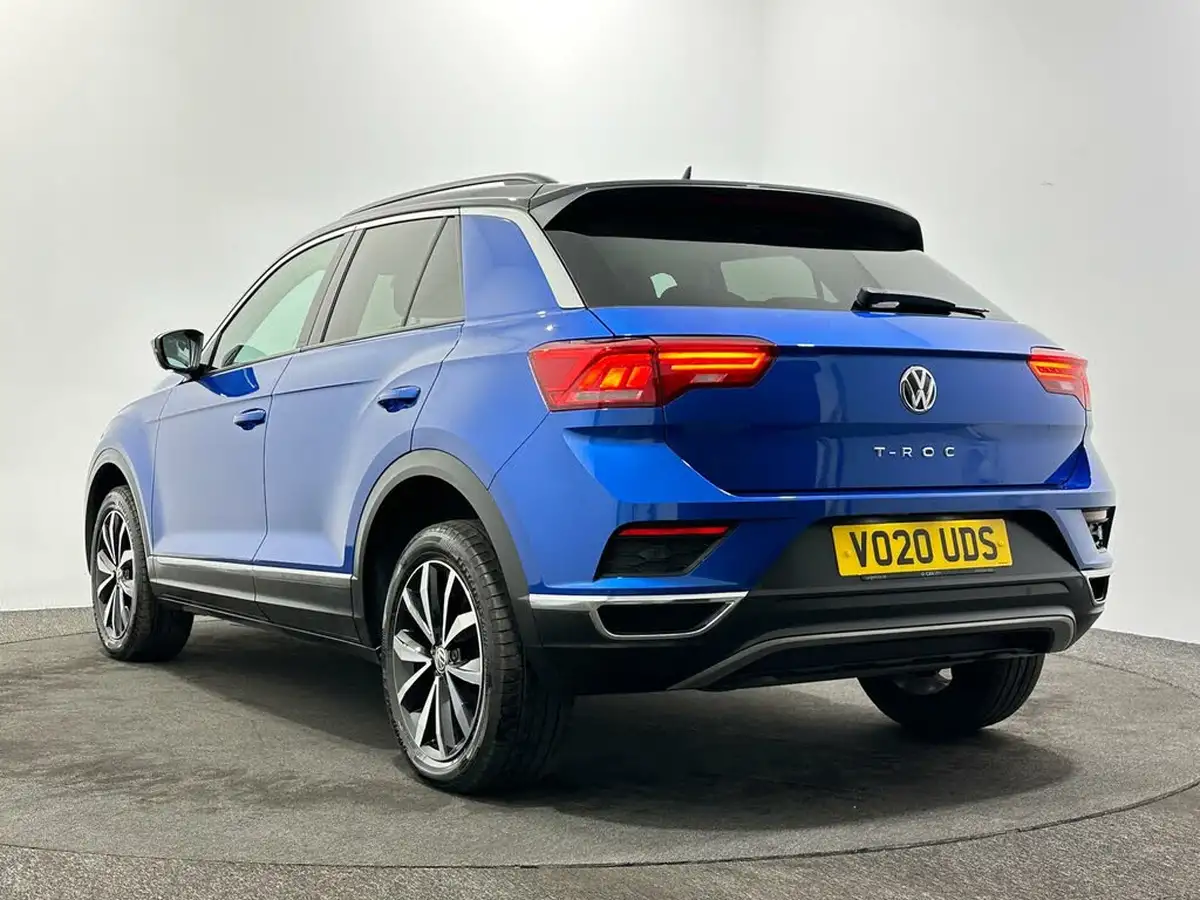 2020-volkswagen-t-roc-10-tsi-design-115ps-hatchback-5d-big-42