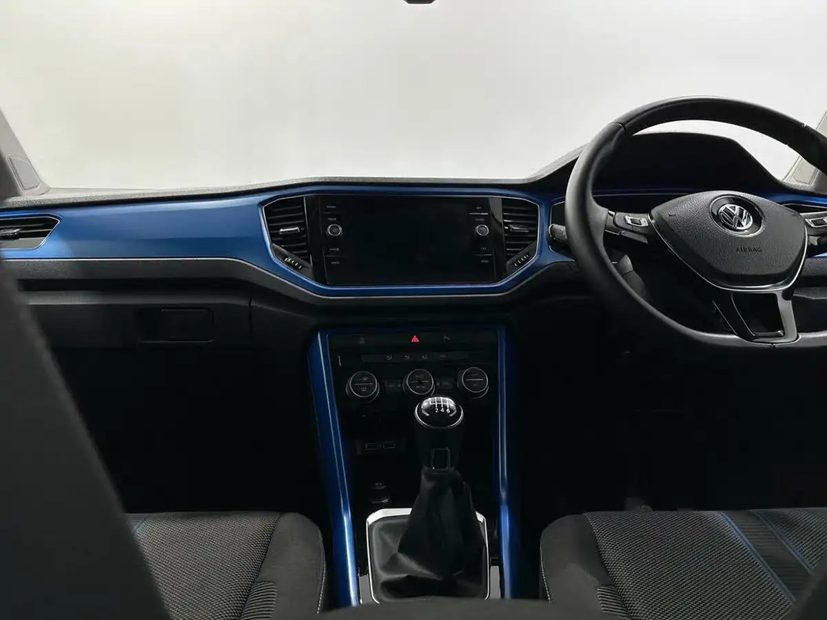 2020-volkswagen-t-roc-10-tsi-design-115ps-hatchback-5d-big-18
