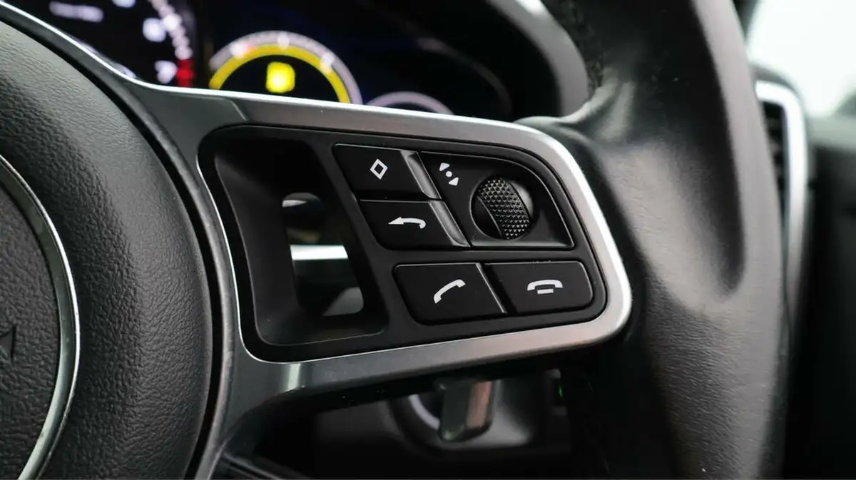 2020-porsche-cayenne-30-v6-e-hybrid-462ps-station-wagon-big-26