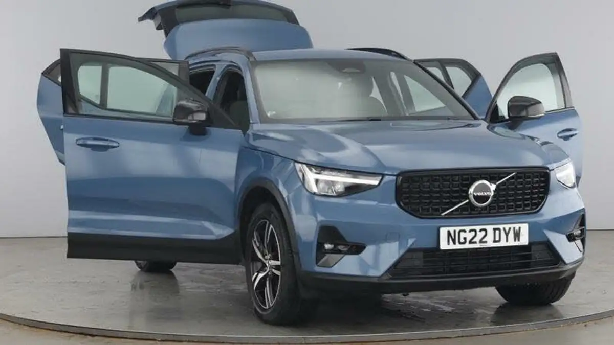 2022-volvo-xc40-20-b4-plus-awd-big-8
