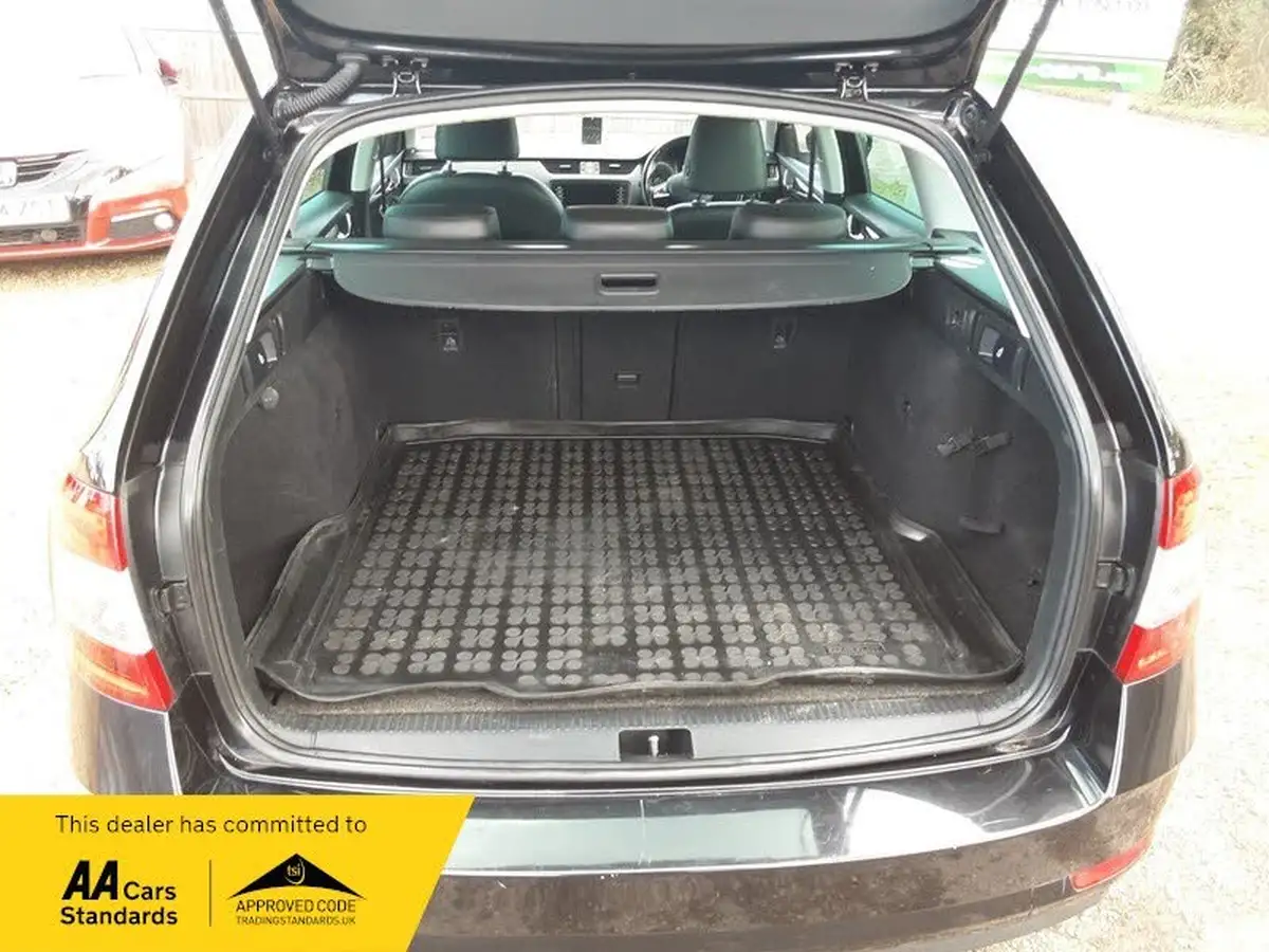 2017-skoda-octavia-16tdi-se-l-115ps-estate-1596cc-big-26