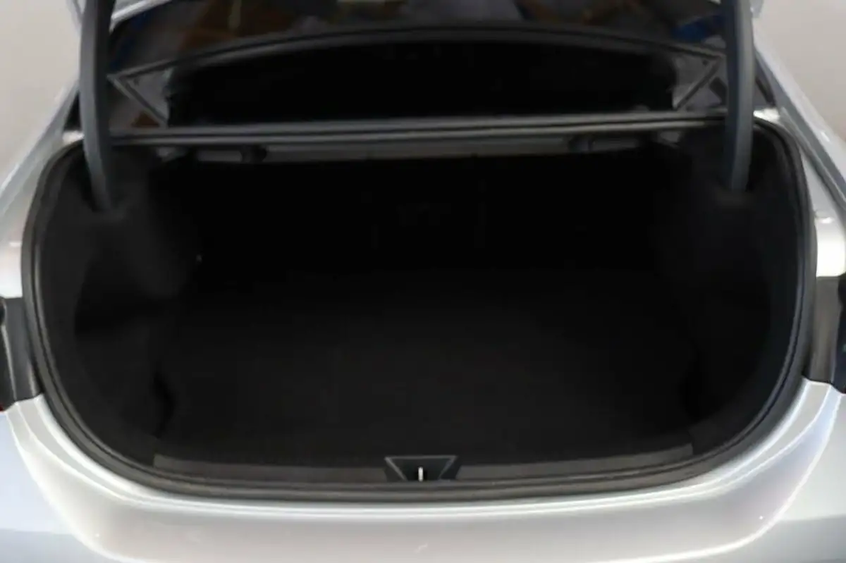 2020-mercedes-benz-a-class-13-a250e-amg-line-saloon-4d-big-20