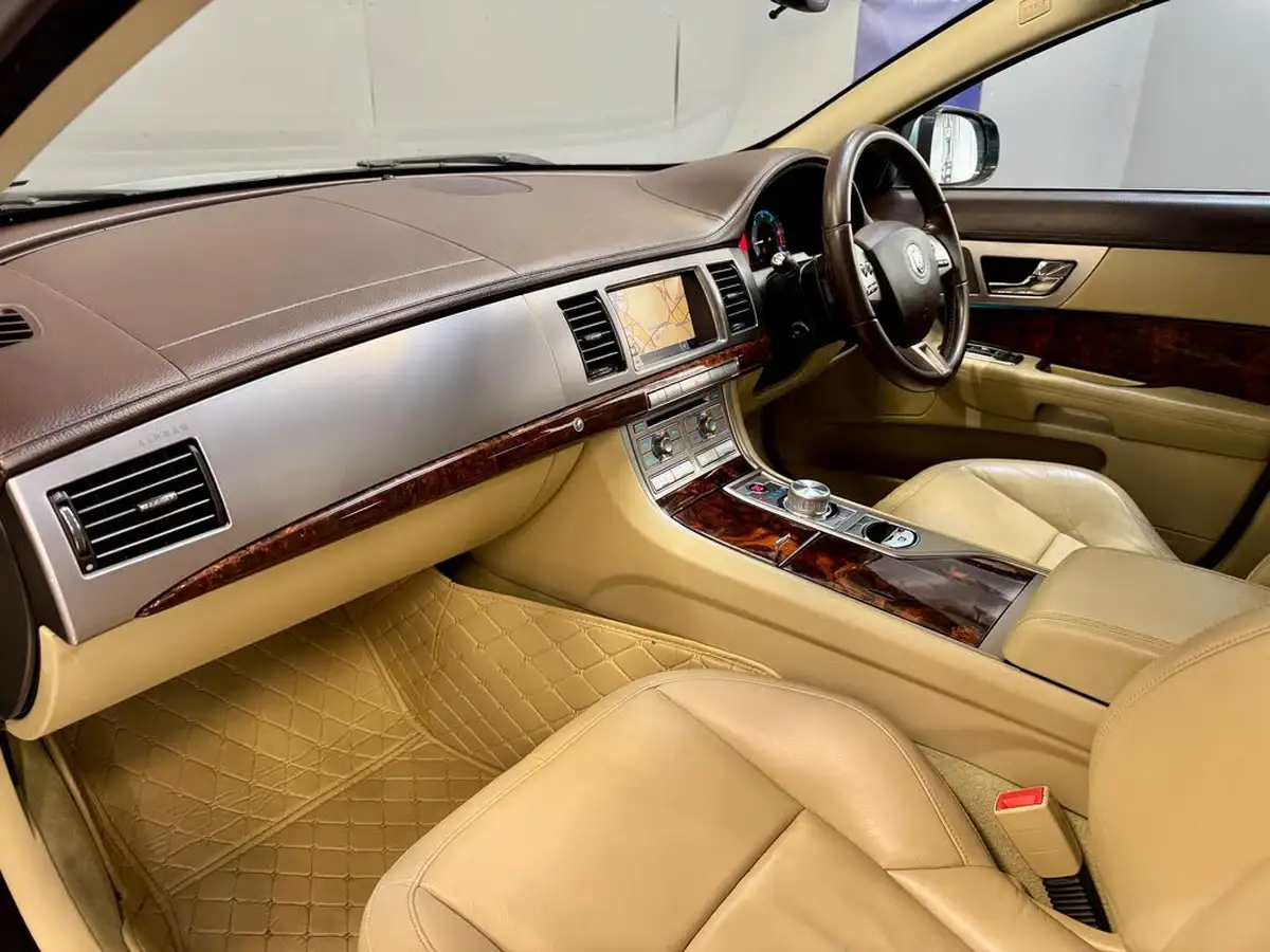 2012-jaguar-xf-30td-s-luxury-275ps-saloon-4d-auto-big-16
