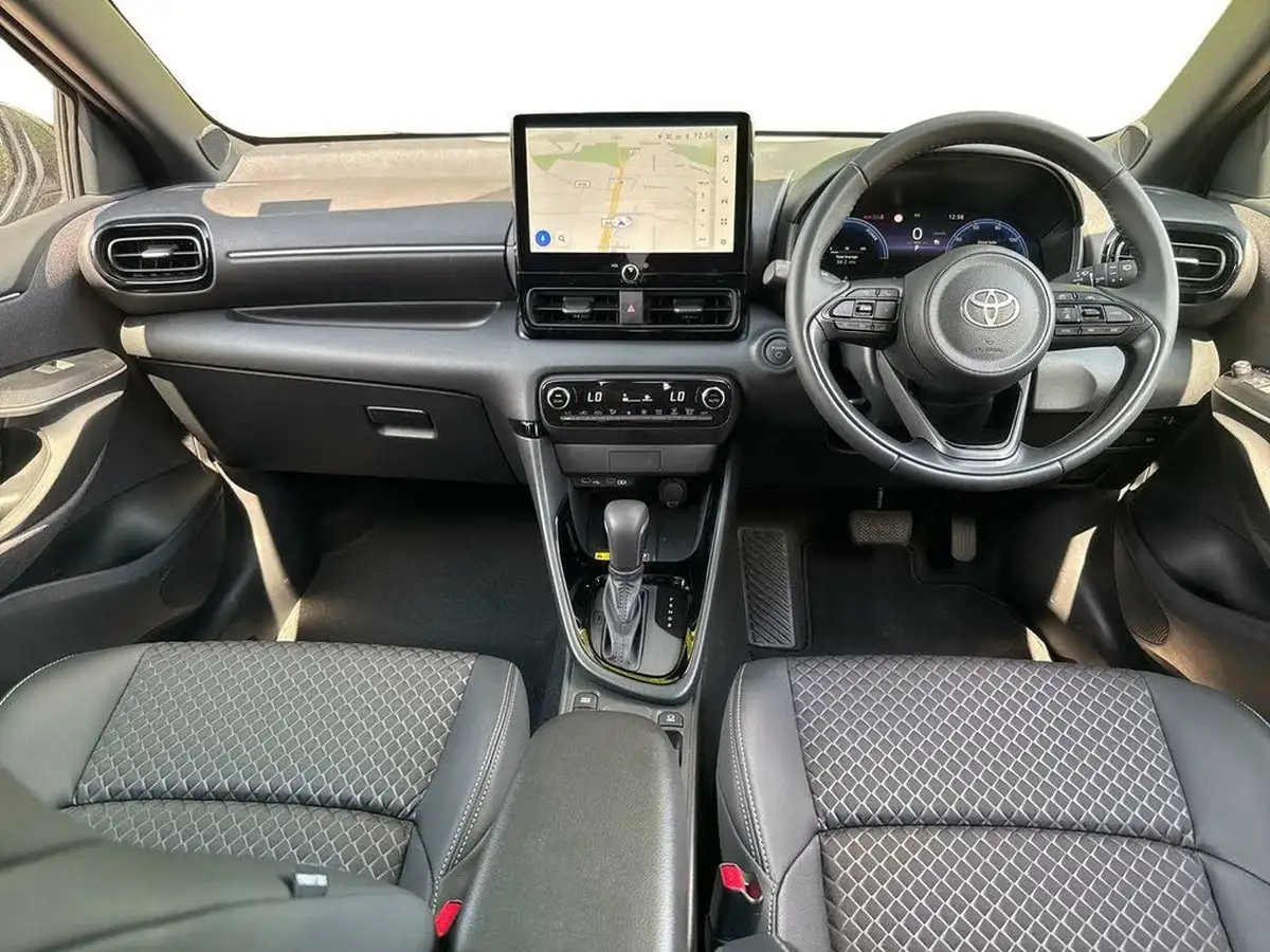2024-toyota-yaris-15-vvt-i-excel-big-10