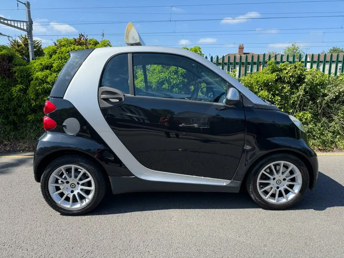 2009-smart-fortwo-10-passion-71bhp-coupe-big-15
