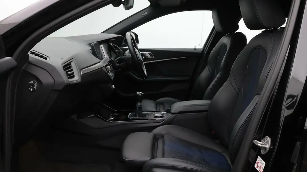 2022-bmw-1-series-15-118i-m-sport-lcp-big-14