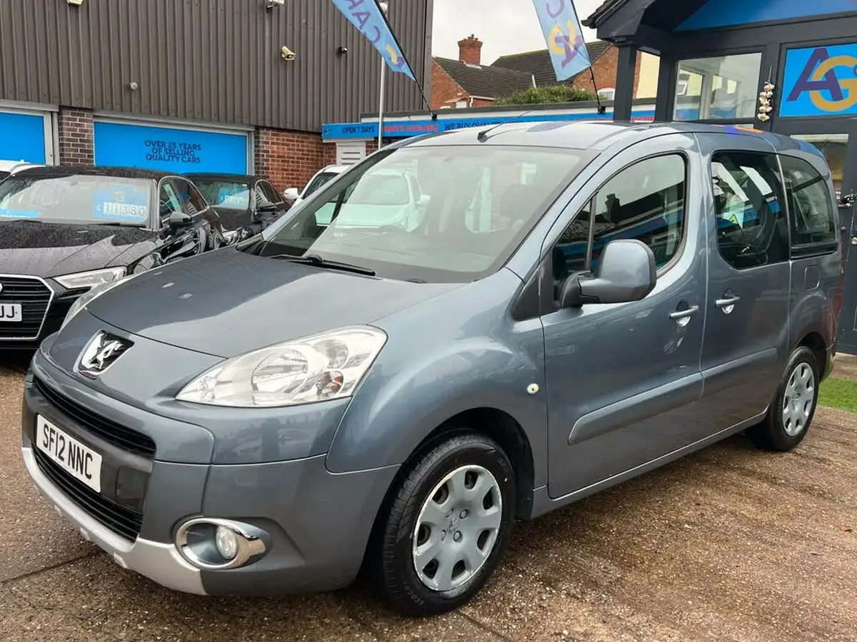 2012-peugeot-partner-16td-tepee-s-92-big-33