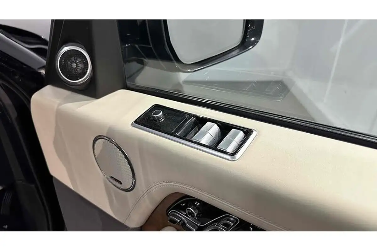 2019-land-rover-range-rover-30-sd-v6-vogue-big-34
