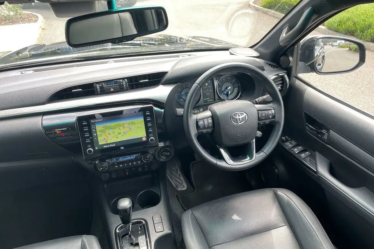 2022-toyota-hi-lux-28d-4d-invincible-x-204hpeu6d-2755cc-auto-big-23