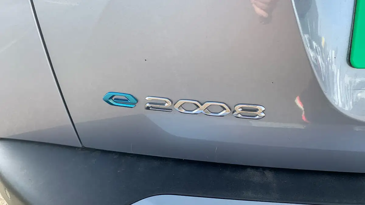 2022-peugeot-2008-suv-e-gt-premium-big-43