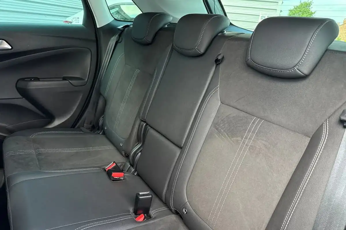 2022-vauxhall-crossland-12-ultimate-130ps-auto-big-18