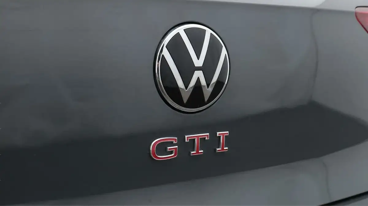 2022-volkswagen-golf-20-tsi-gti-dsg-big-21