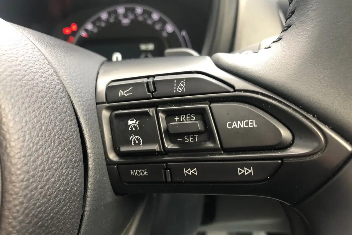 2023-toyota-aygo-x-10-vvt-i-exclusive-cvt-big-17