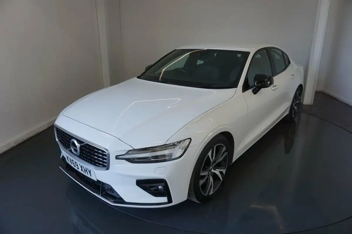 2019-volvo-s60-20-t5-r-design-plus-big-1