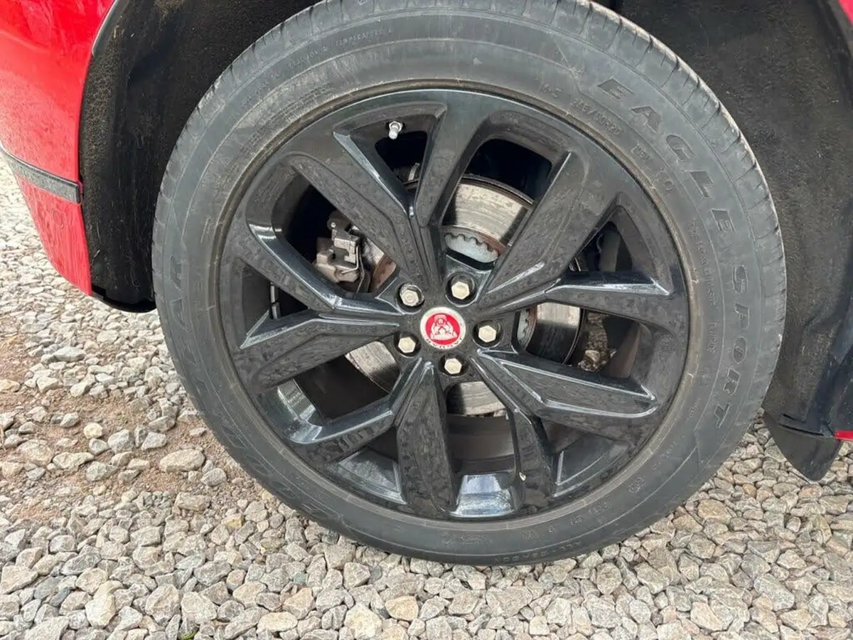2021-jaguar-i-pace-ev400-se-big-7