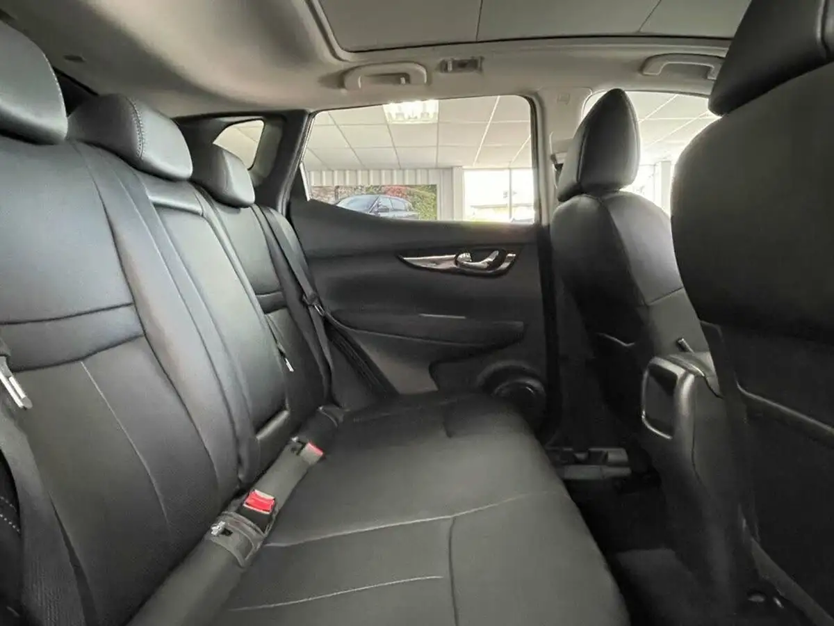 2015-nissan-qashqai-15dci-tekna-big-26