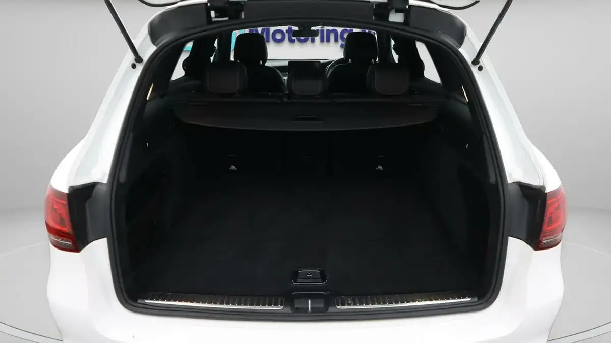 2019-mercedes-benz-glc-class-20d-glc220d-amg-line-station-wagon-5d-4matic-plus-big-17
