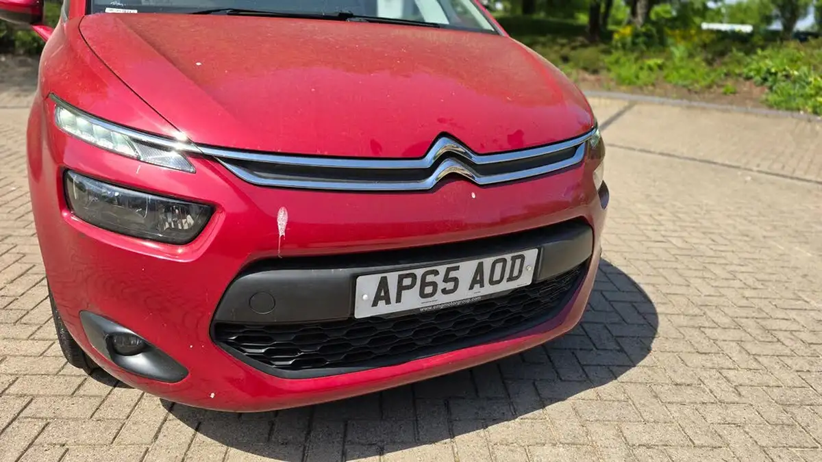 2015-citroen-c4-picasso-16bluehdi-selection-big-10