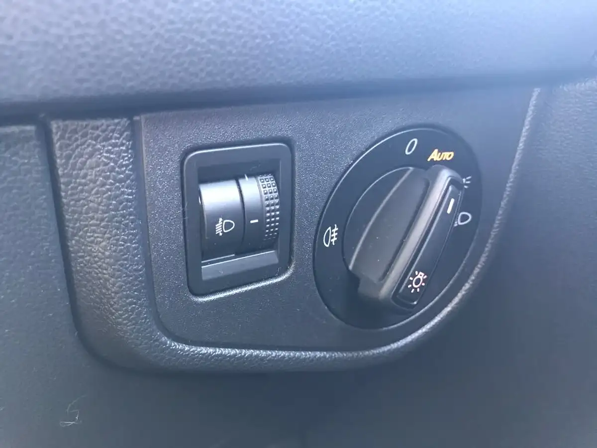2018-volkswagen-polo-10-tsi-se-big-22