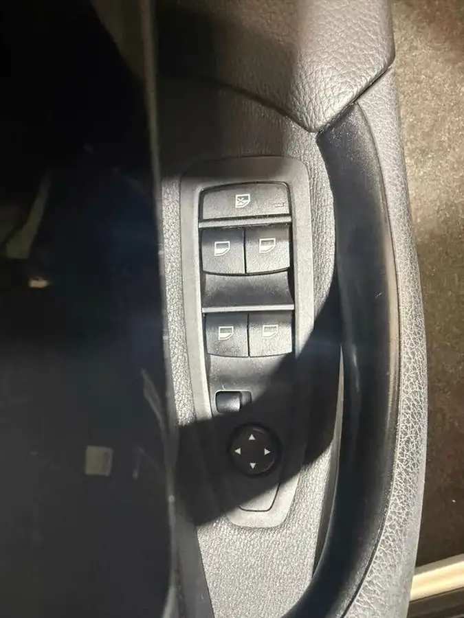 2018-bmw-x1-20td-sdrive18d-xline-ss-big-12