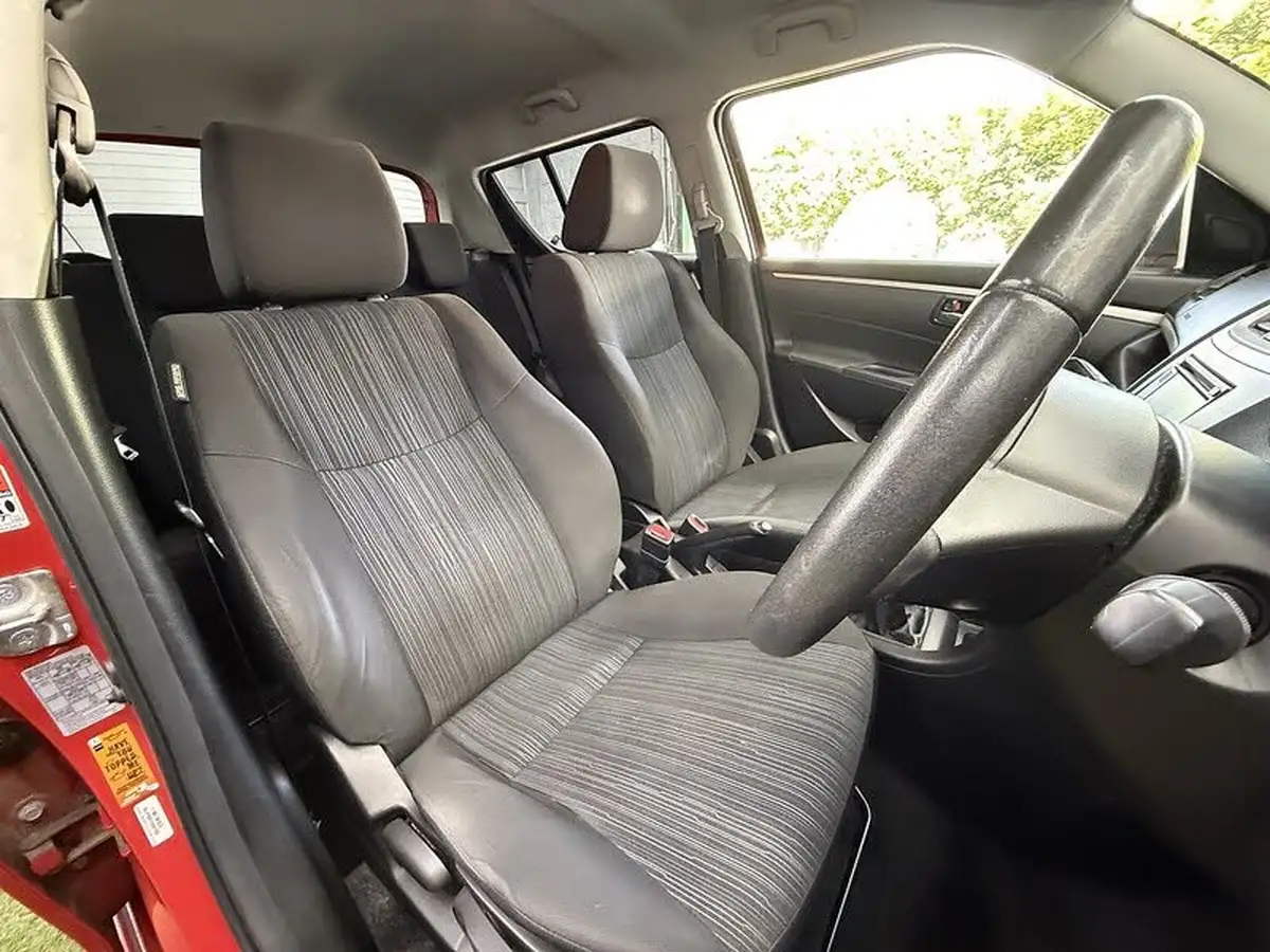 2014-suzuki-swift-12-sz4-94ps-nav-5d-big-27