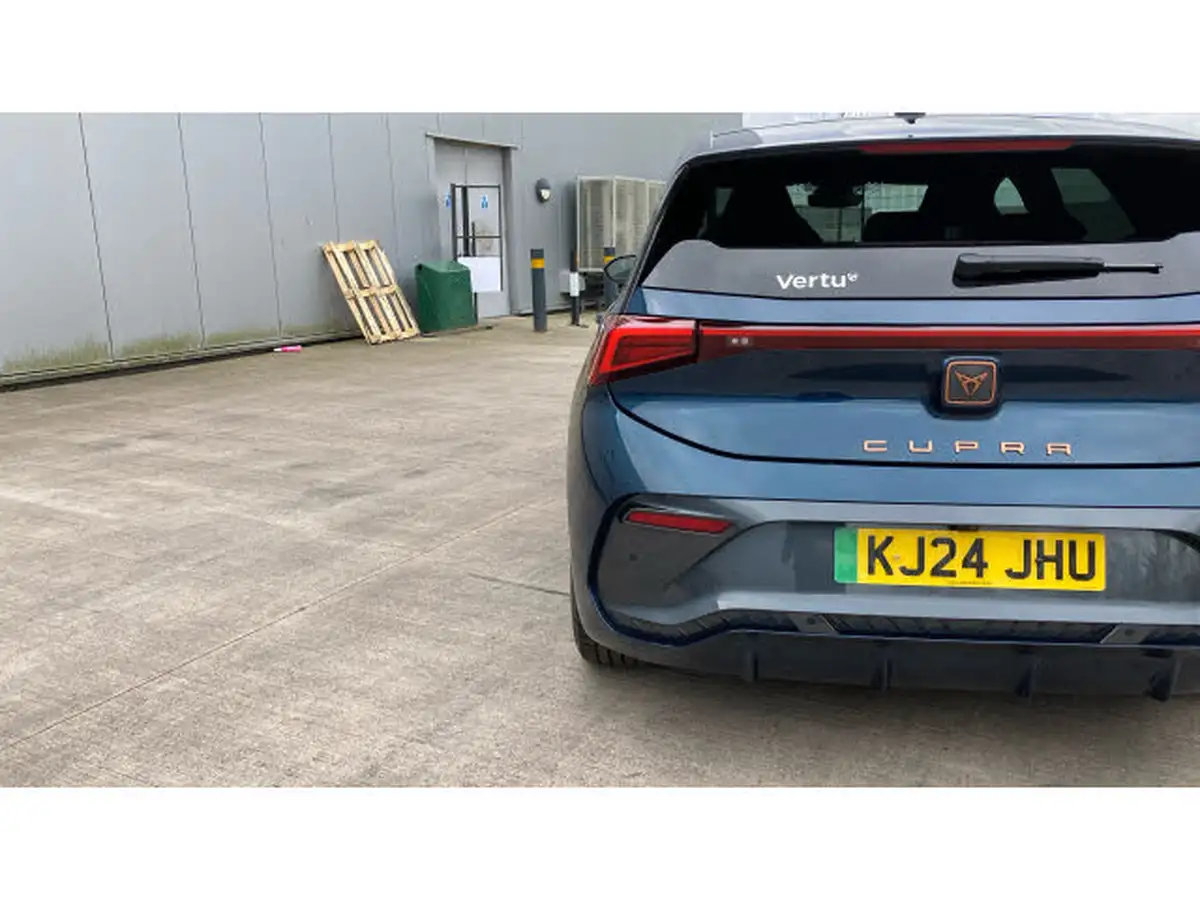 2024-cupra-born-e-v3-edition-big-32