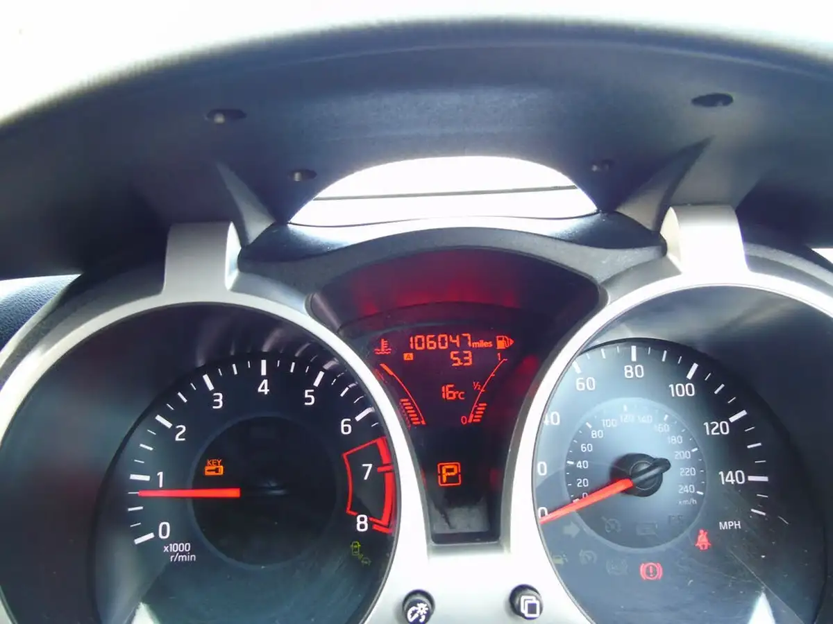 2016-nissan-juke-16-tekna-117ps-1598cc-xtronic-cvt-big-16
