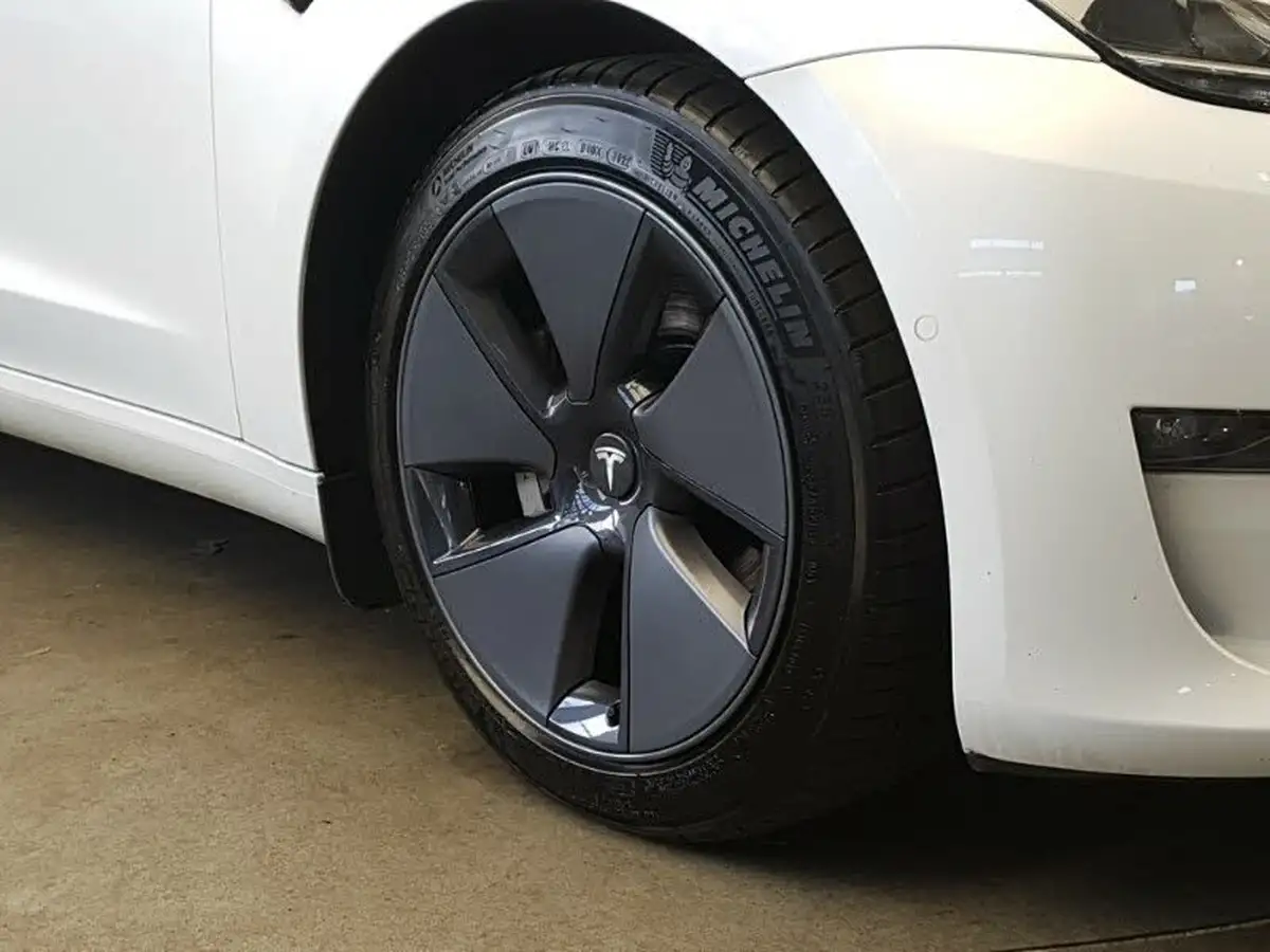 2021-tesla-model-3-e-long-range-4x4-big-8
