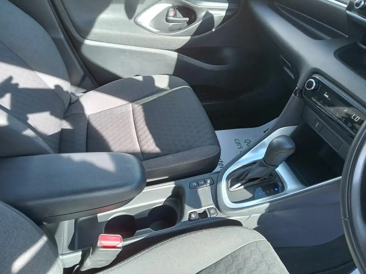 2021-toyota-yaris-15-vvt-i-icon-114bhp-hybrid-1490cc-e-cvt-big-34
