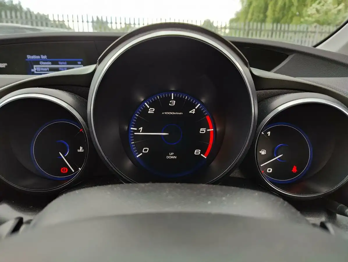 2013-honda-civic-16td-es-big-23