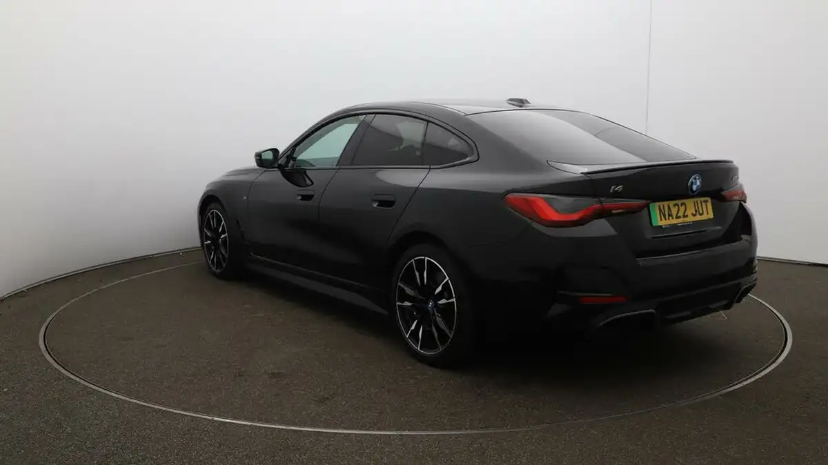 2022-bmw-i4-e-m50-big-62