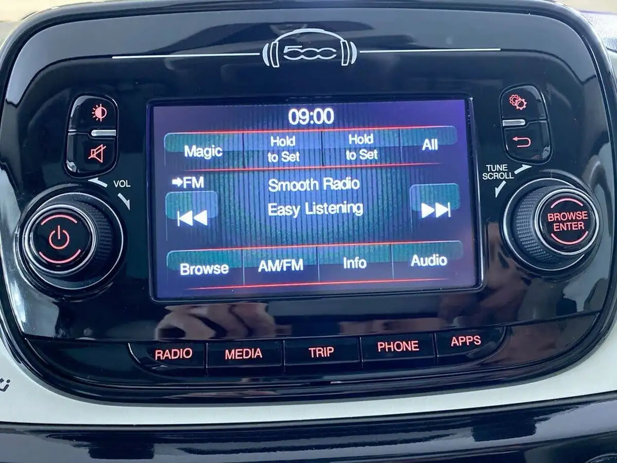 2018-fiat-500-12-lounge-big-26