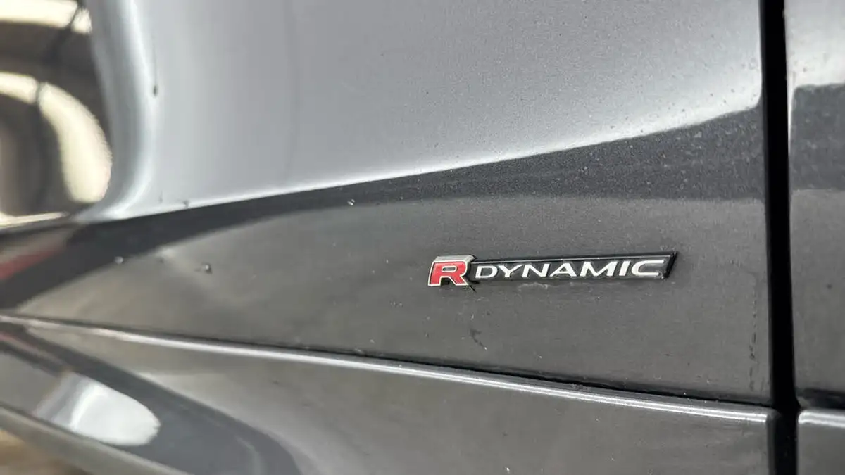 2021-land-rover-discovery-sport-20-d200-r-dynamic-s-plus-big-29