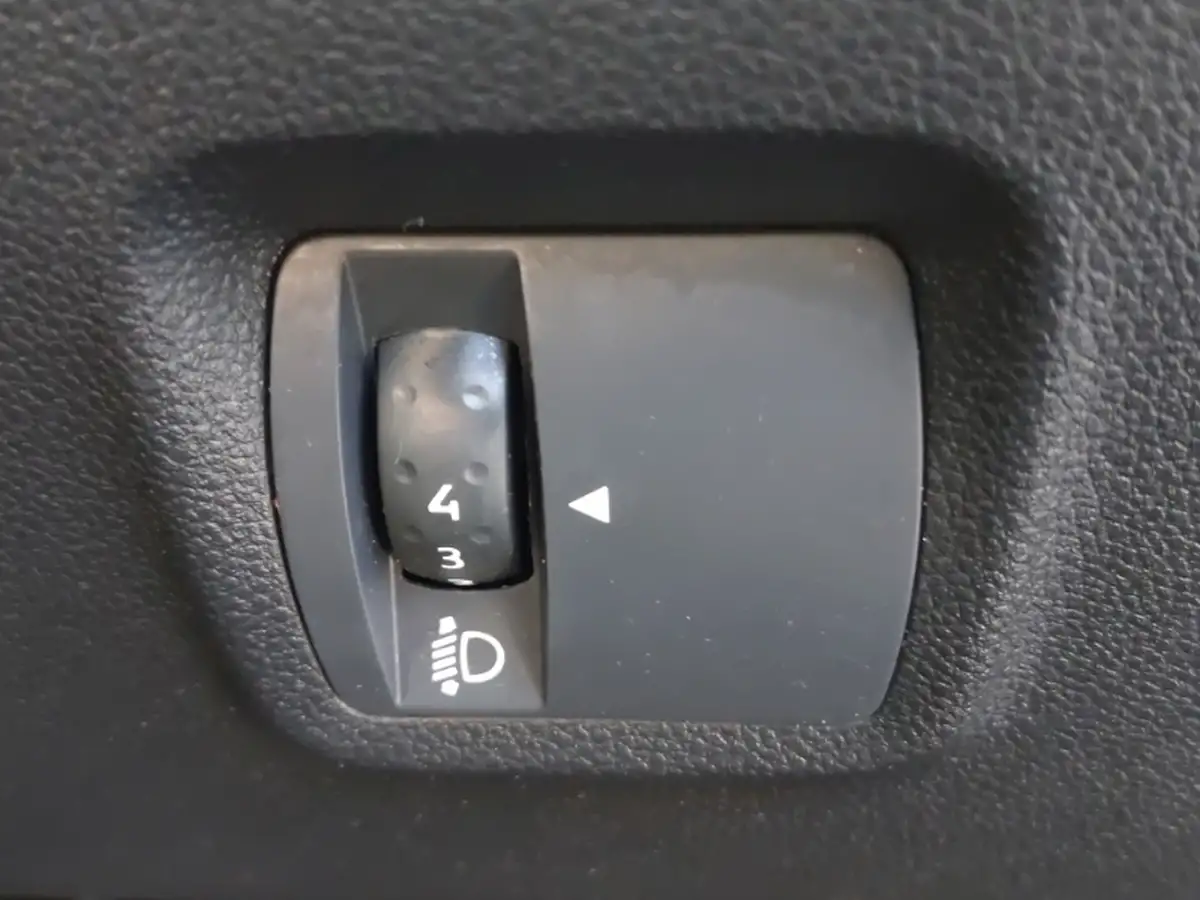 2021-dacia-sandero-10-sce-essential-big-14