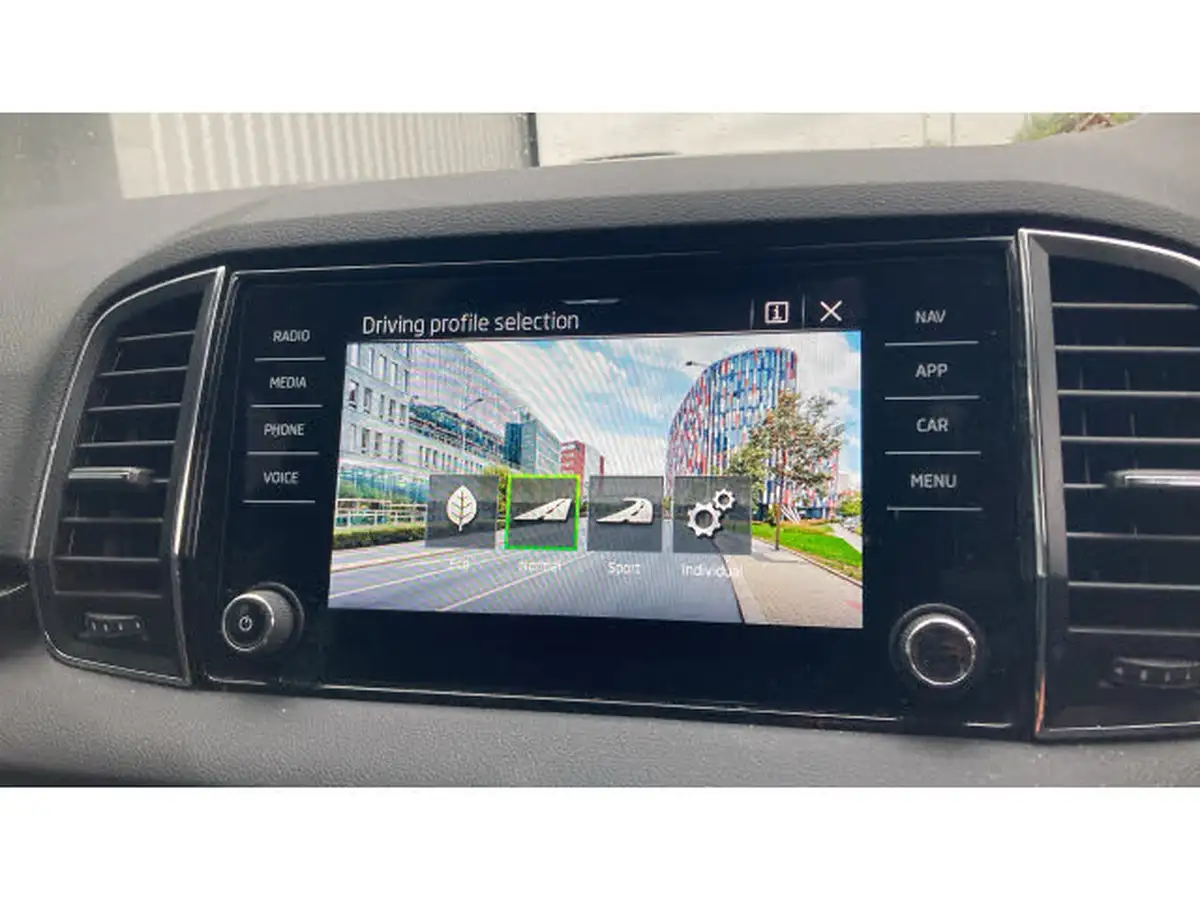 2022-skoda-karoq-15-tsi-se-l-big-23