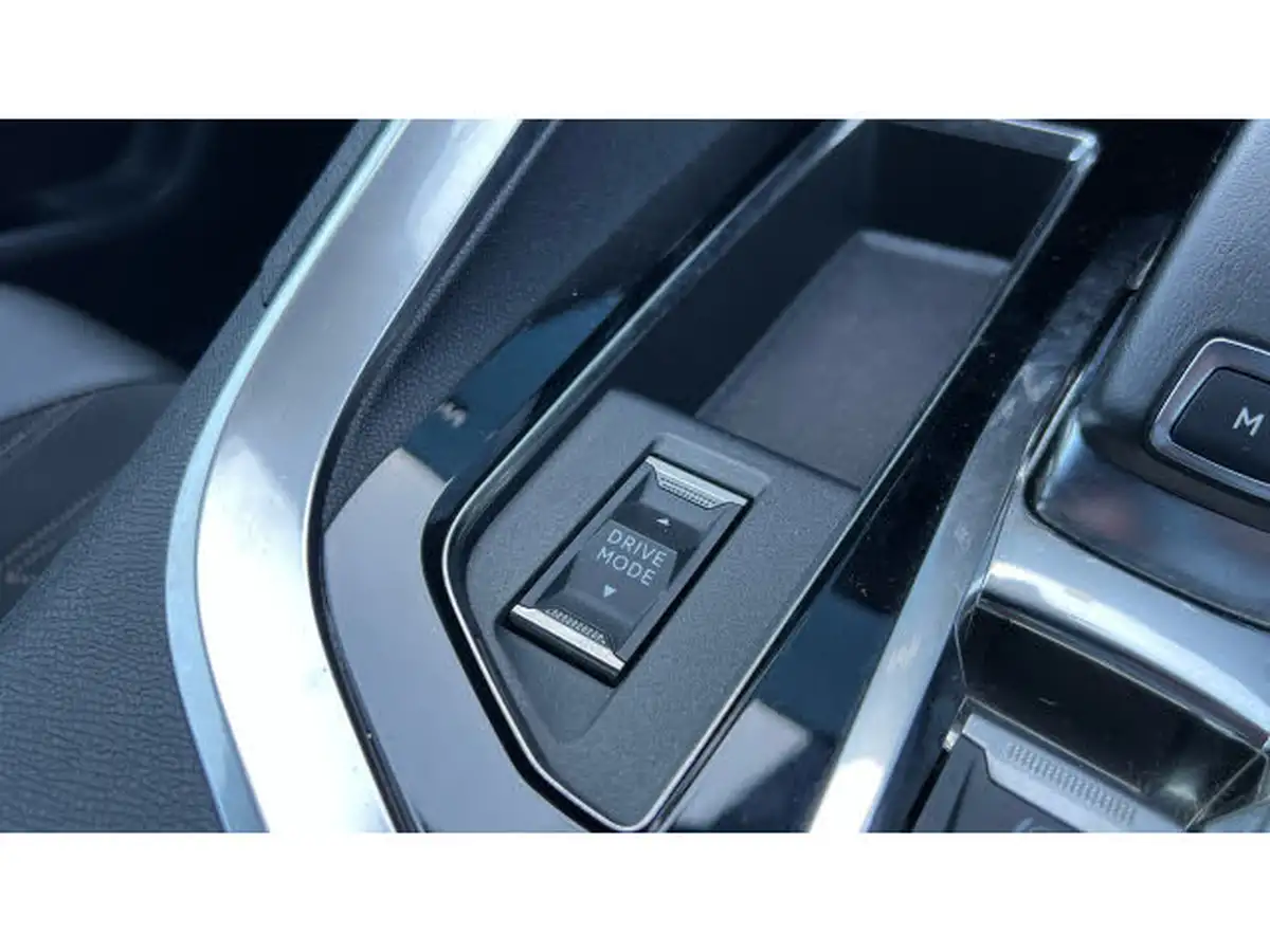 2021-peugeot-3008-suv-12-puretech-gt-eat8-big-24