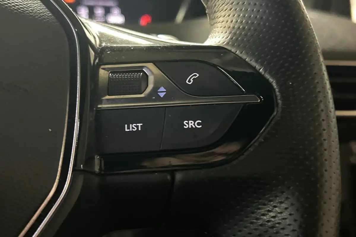 2021-peugeot-3008-suv-12-puretech-gt-eat8-big-8