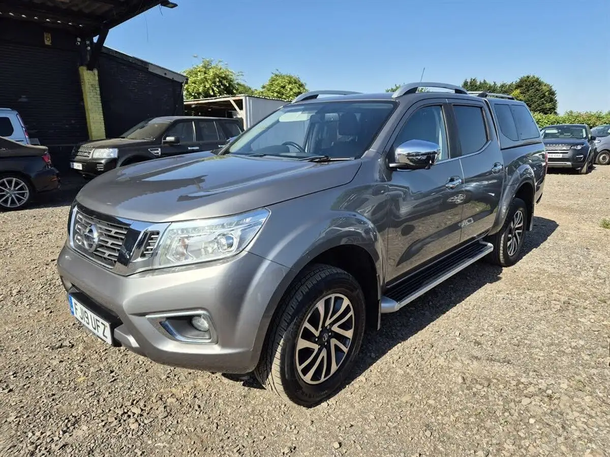 2019-nissan-navara-23dci-tekna-auto-big-2