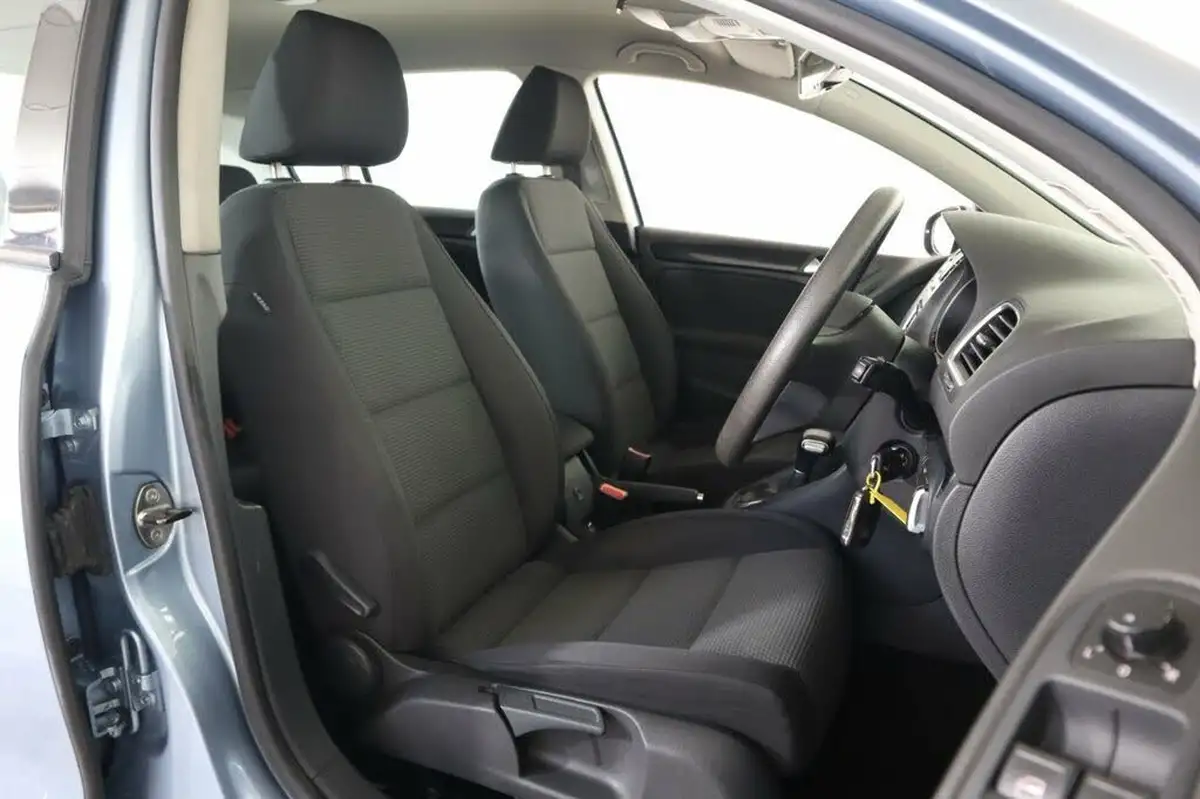 2010-volkswagen-golf-14-se-125ps-hatchback-5d-dsg-big-33
