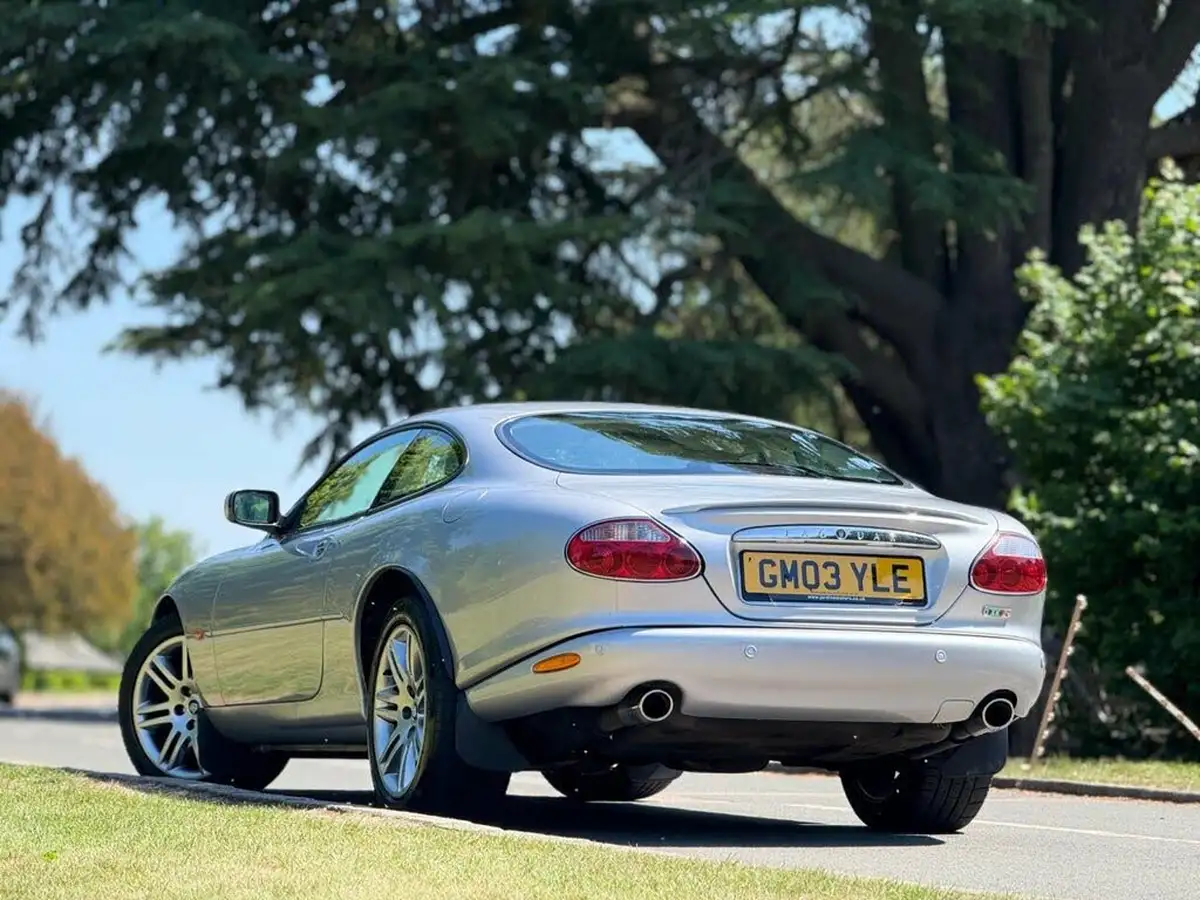 2003-jaguar-xkr-42-coupe-big-8