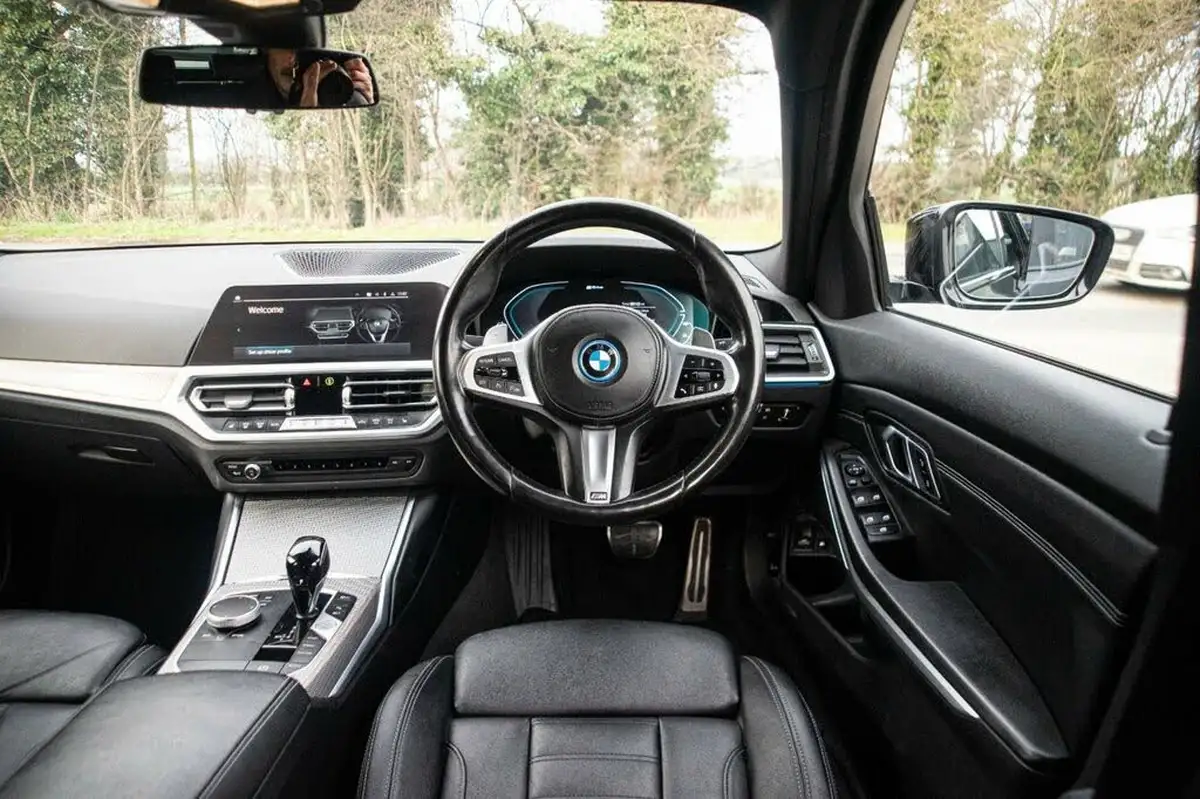 2022-bmw-3-series-20-330e-m-sport-touring-5d-big-9