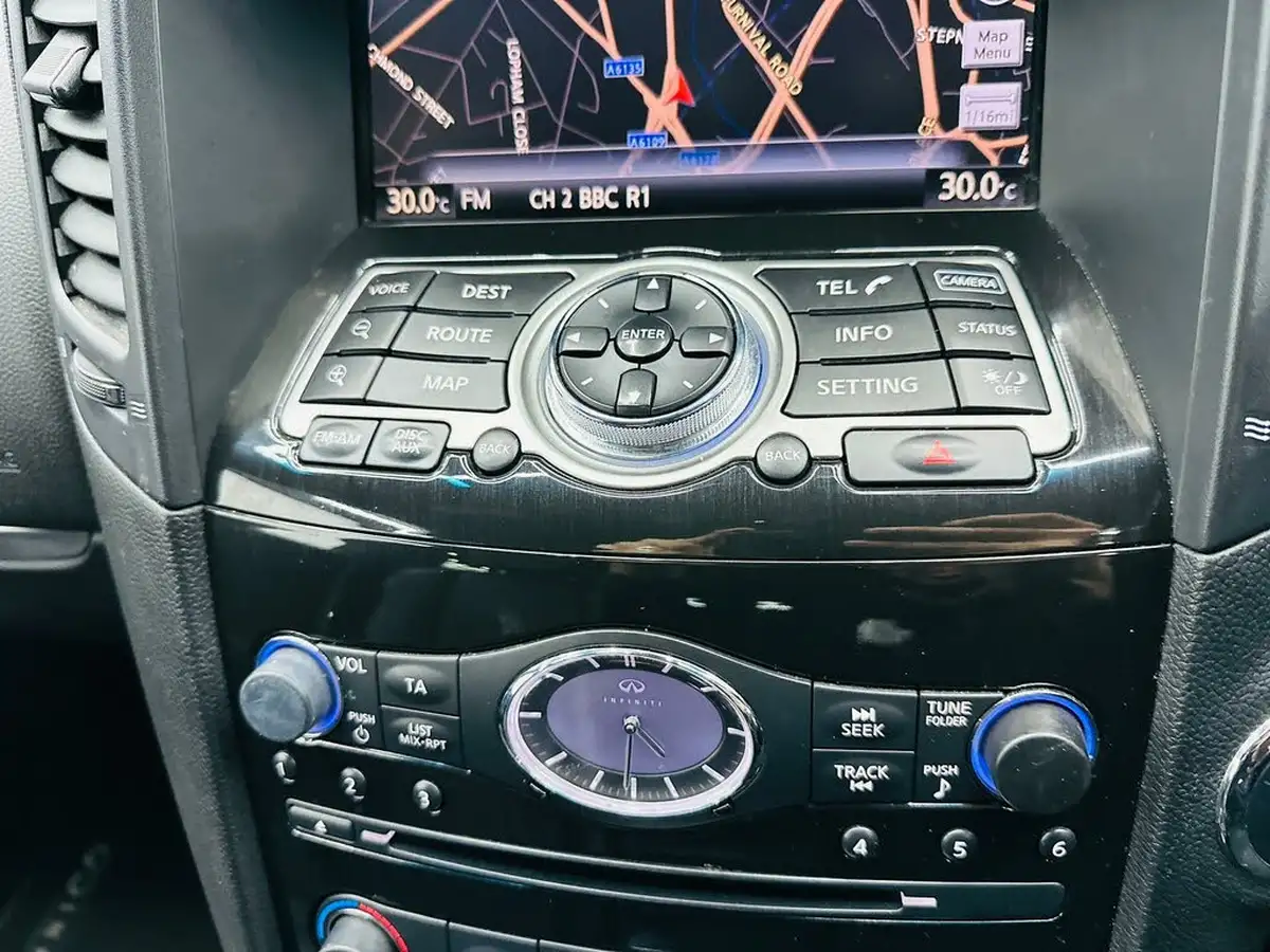 2011-infiniti-fx-30td-gt-big-44