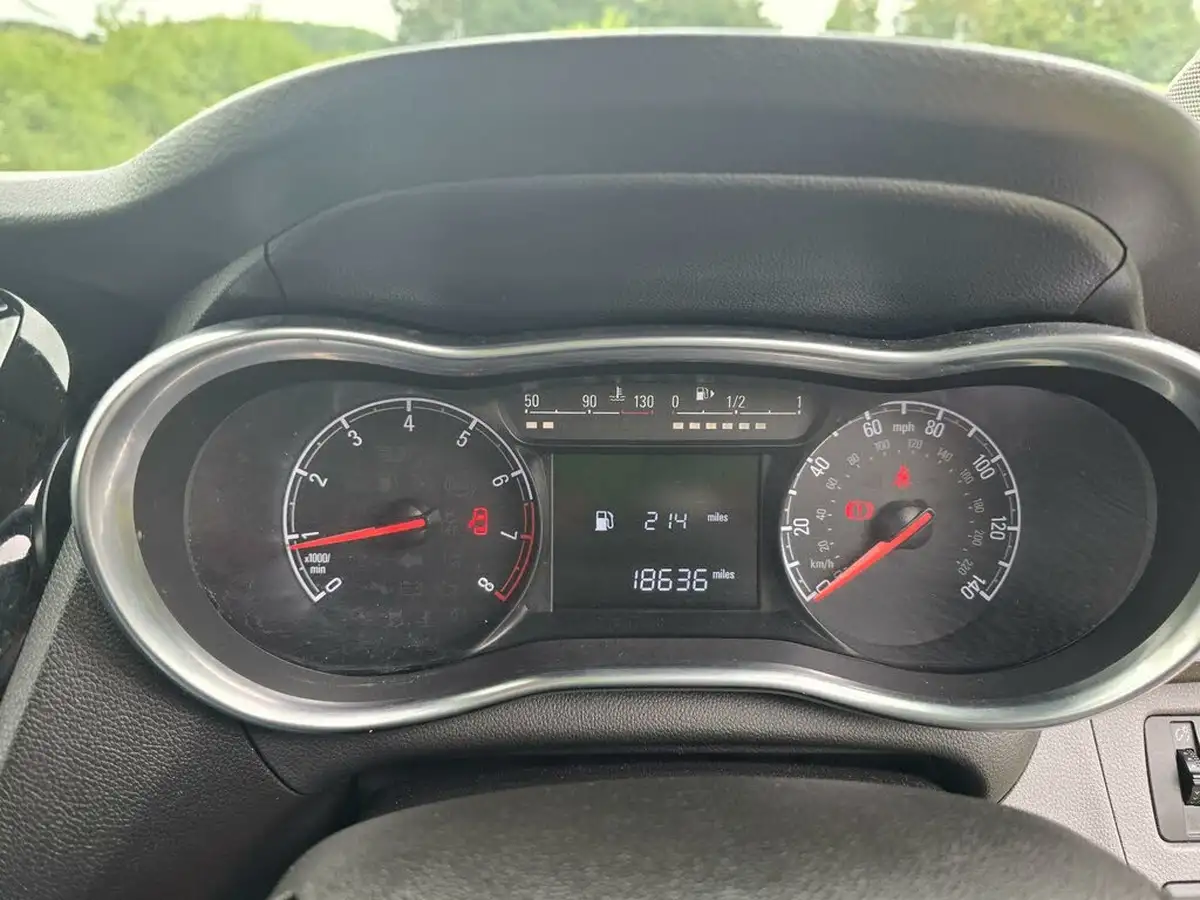 2017-vauxhall-viva-10i-sl-big-40