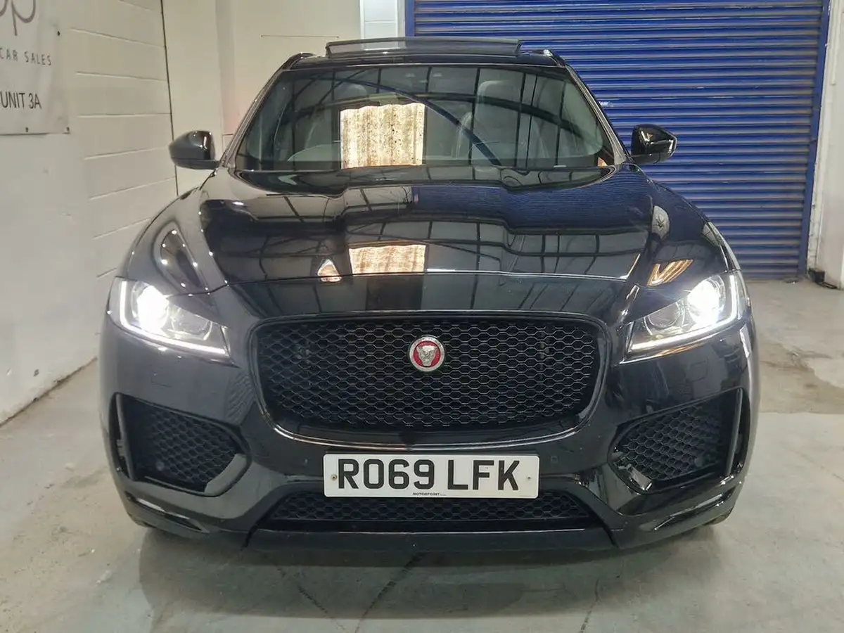 2019-jaguar-f-pace-20-i4d-chequered-flag-180ps-big-2