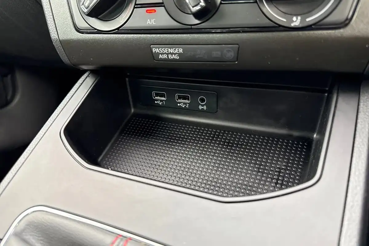 2020-seat-ibiza-10-mpi-fr-big-53