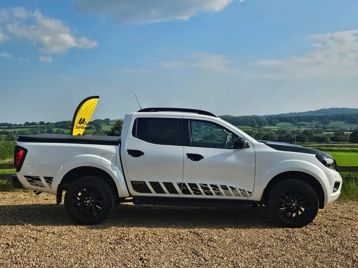 2019-nissan-navara-23dci-n-guard-auto-big-7