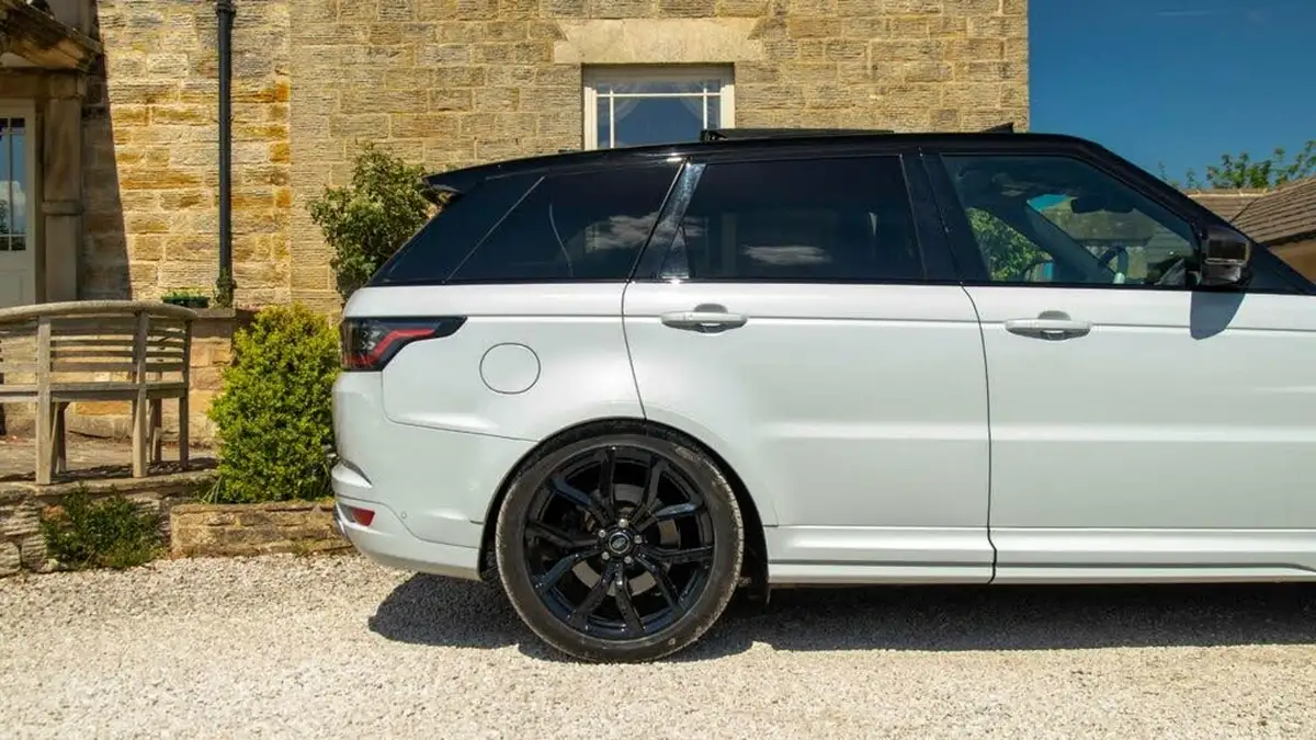 2021-land-rover-range-rover-sport-50-v8-p575-svr-carbon-edition-big-18