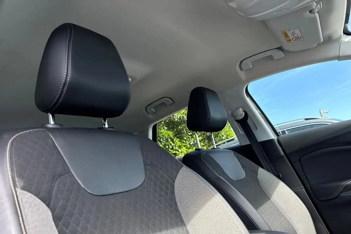 2019-vauxhall-grandland-x-15td-sport-nav-big-23