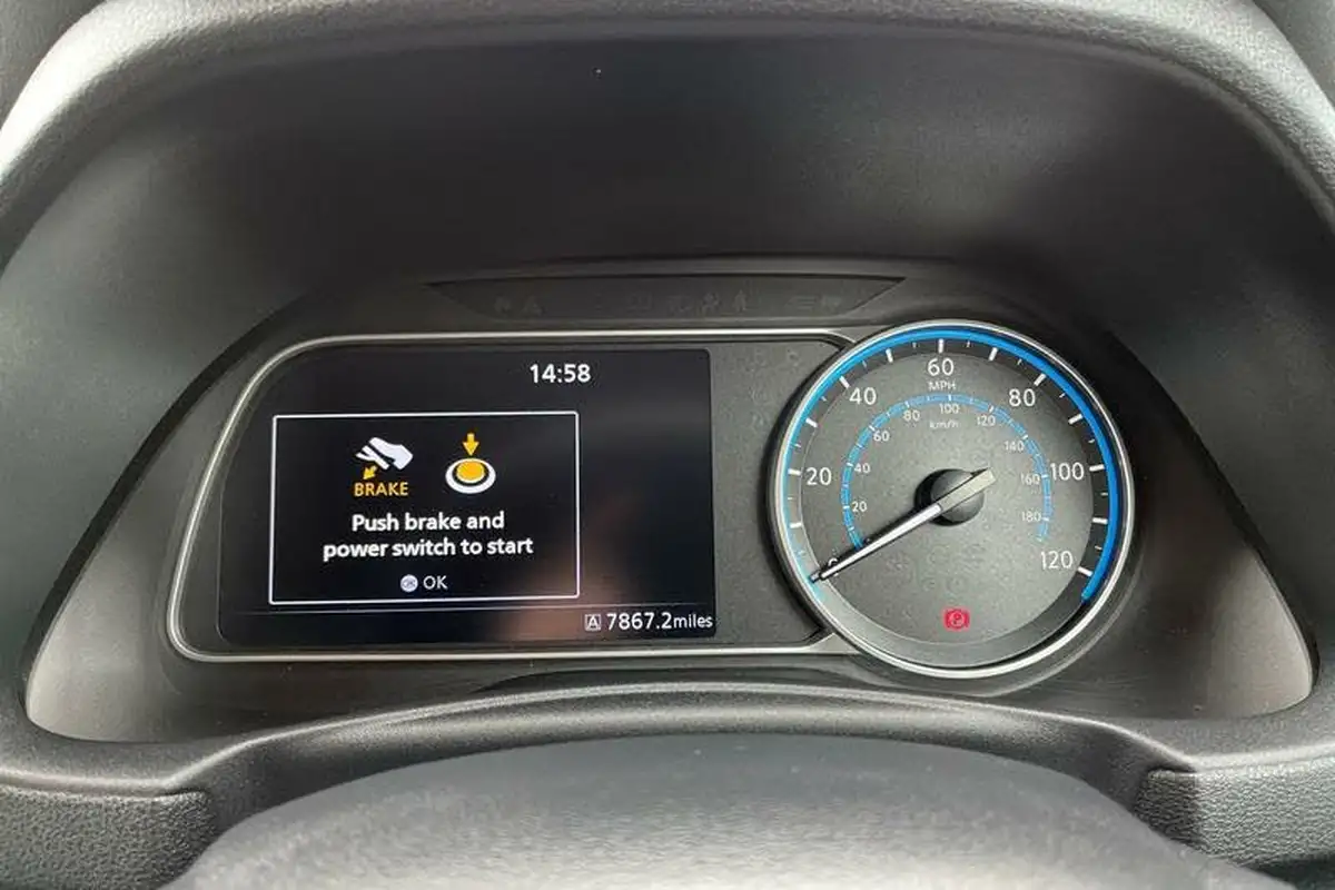 2024-nissan-leaf-e-tekna-39kwh-big-12